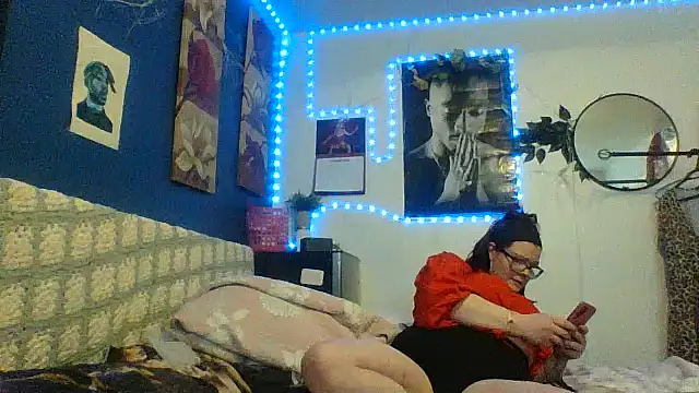 Snapshot of Sexymilf6992 chatting on March 2026 07:31:01 PM Sexymilf6992 online show from March 2026 07:31:01 PM