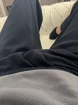 frenk33 online show from February 2026 12:38:01 PM