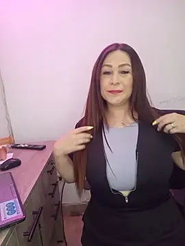 Snapshot of PamelaThoms chatting on May 2026 01:00:01 AM PamelaThoms online show from May 2026 01:00:01 AM