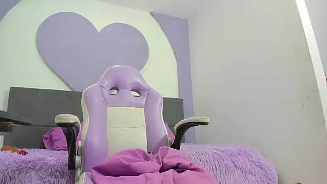 Snapshot of karola_cute_ chatting on March 2026 08:26:33 AM karola cute online show from March 2026 08:26:33 AM