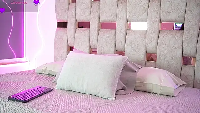 Snapshot of Fernanda_thail_ chatting on March 2026 07:44:01 PM Fernanda thail online show from March 2026 07:44:01 PM