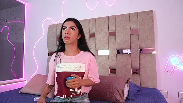 Snapshot of Fernanda_thail_ chatting on April 2026 07:30:01 PM Fernanda thail online show from April 2026 07:30:01 PM