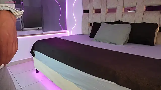 Snapshot of Fernanda_thail_ chatting on April 2026 07:33:02 PM Fernanda thail online show from April 2026 07:33:02 PM