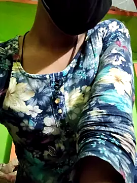 Snapshot of Cute_aroshi chatting on April 2026 01:50:01 AM Cute aroshi online show from April 2026 01:50:01 AM