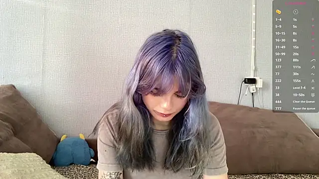 Emmibrilson online show from April 2026 12:06:02 PM