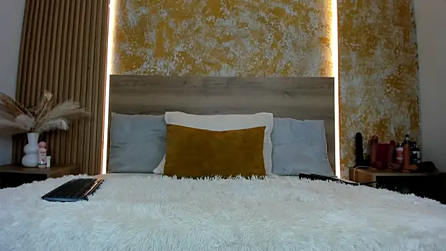 julietta pink online show from March 2026 11:33:02 AM