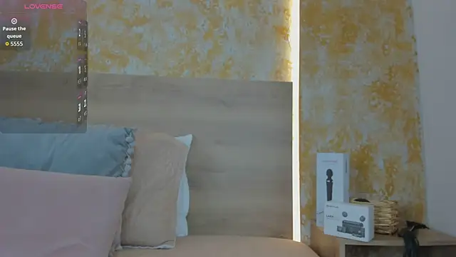 julietta pink online show from July 2026 12:09:02 PM