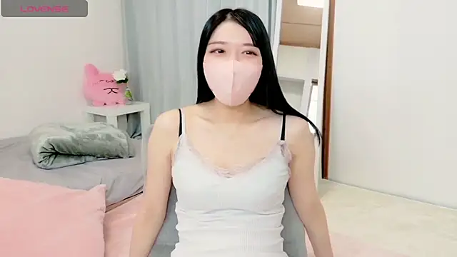 natsuka-chan online show from May 2026 05:37:01 AM