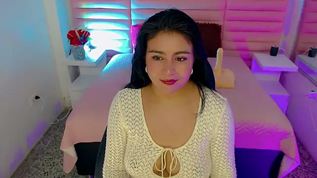 scarleth whisper online show from April 2026 02:10:01 PM