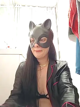 halii21 online show from April 2026 10:16:01 PM