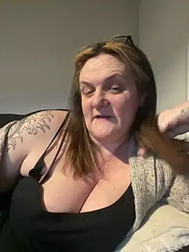 Busty-GilfQuinn online show from February 2026 05:11:01 PM