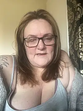 Busty-GilfQuinn online show from March 2026 09:15:02 AM