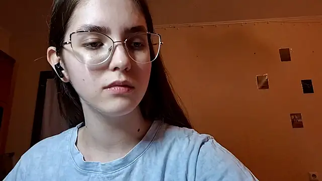 Katelemon online show from May 2026 02:11:01 PM