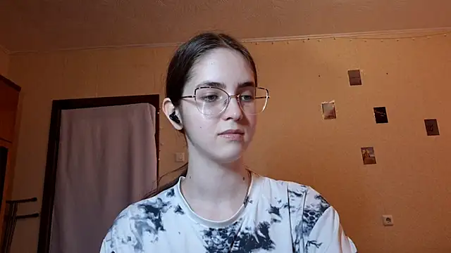 Katelemon online show from June 2026 12:29:02 PM