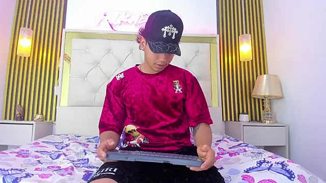 Axel Monroe online show from February 2026 06:19:01 PM