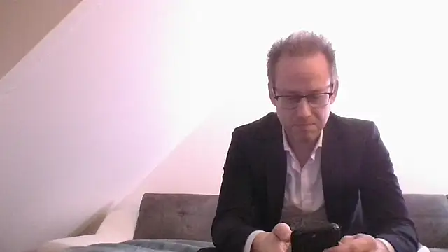 Lost in lace online show from March 2026 07:09:01 PM