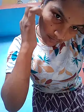 Snapshot of Akai-cam chatting on April 2026 06:47:02 AM Akai-cam online show from April 2026 06:47:02 AM