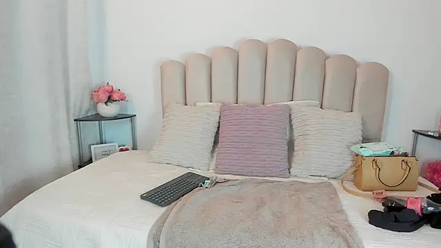 Snapshot of celeste_z chatting on March 2026 12:33:02 PM celeste z online show from March 2026 12:33:02 PM