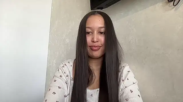 Snapshot of Dana_005 chatting on April 2026 01:05:02 PM Dana 005 online show from April 2026 01:05:02 PM