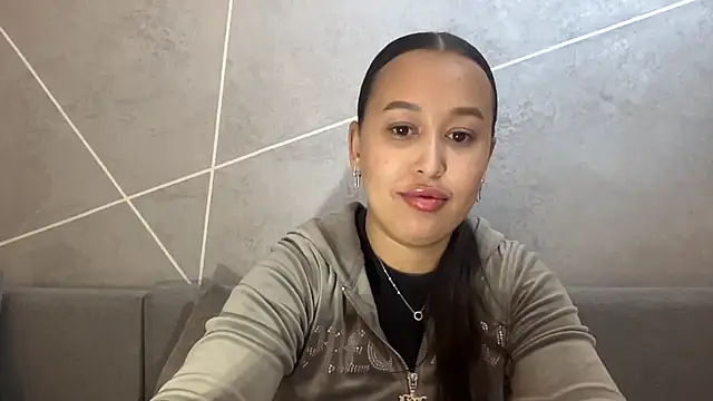 Snapshot of Dana_005 chatting on April 2026 08:25:02 PM Dana 005 online show from April 2026 08:25:02 PM