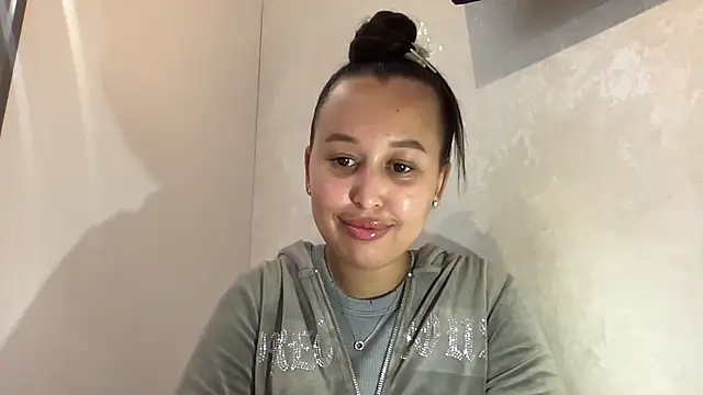 Snapshot of Dana_005 chatting on May 2026 10:51:01 PM Dana 005 online show from May 2026 10:51:01 PM