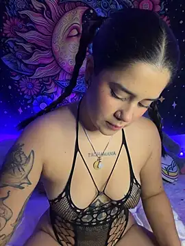 QueenNatt online show from February 2026 09:01:01 PM