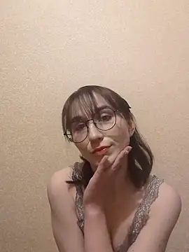 Snapshot of Ella17582 chatting on February 2026 07:35:01 PM Ella17582 online show from February 2026 07:35:01 PM