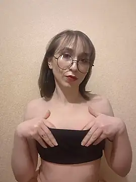 Snapshot of Ella17582 chatting on February 2026 09:26:01 PM Ella17582 online show from February 2026 09:26:01 PM