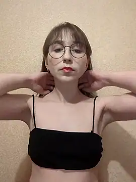 Snapshot of Ella17582 chatting on March 2026 09:32:02 PM Ella17582 online show from March 2026 09:32:02 PM