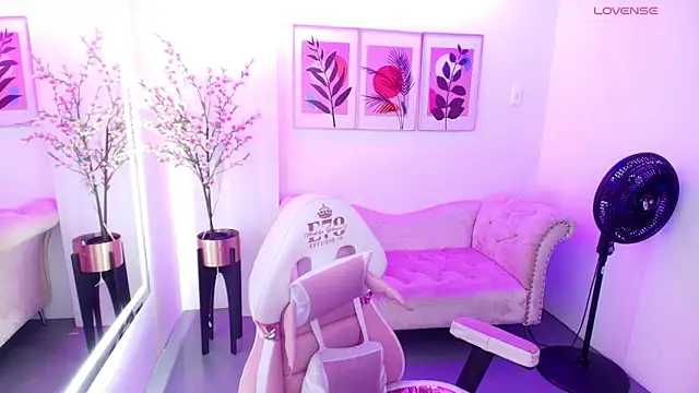 Chloe meoww online show from May 2026 12:13:01 PM