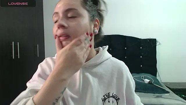 Snapshot of Ana__arms chatting on February 2026 02:05:01 PM Ana arms online show from February 2026 02:05:01 PM