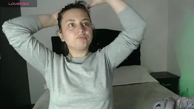 Snapshot of Ana__arms chatting on April 2026 03:02:02 PM Ana arms online show from April 2026 03:02:02 PM