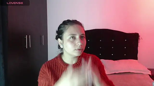 Snapshot of Ana__arms chatting on April 2026 03:23:01 PM Ana arms online show from April 2026 03:23:01 PM