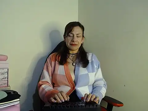 ivonnahills online show from February 2026 11:37:01 PM