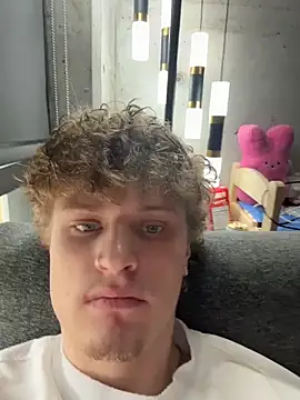 PAPITRVN online show from March 2026 11:11:01 PM