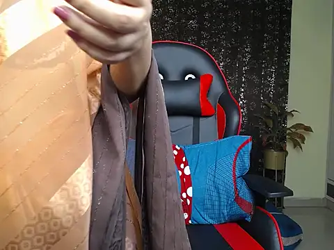 Snapshot of Ishq_Fever chatting on April 2026 06:36:02 AM Ishq Fever online show from April 2026 06:36:02 AM