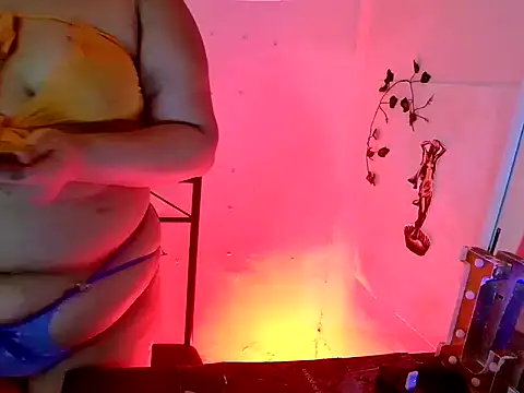 Snapshot of MistressMileenaMiami chatting on February 2026 08:18:01 PM MistressMileenaMiami online show from February 2026 08:18:01 PM