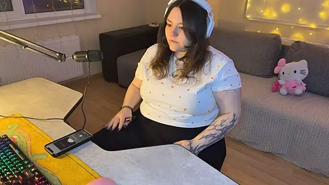 RiotKitten1 online show from March 2026 11:12:01 PM