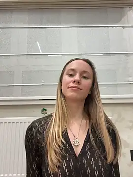 Snapshot of Vikkie_seXyGiiiirl_XoXo chatting on March 2026 05:41:01 PM Vikkie seXyGiiiirl XoXo online show from March 2026 05:41:01 PM