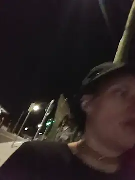 Snapshot of SmashNTrash91 chatting on April 2026 05:28:01 PM SmashNTrash91 online show from April 2026 05:28:01 PM