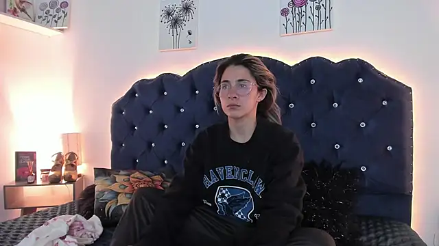 SaraRoadess online show from February 2026 09:37:02 PM