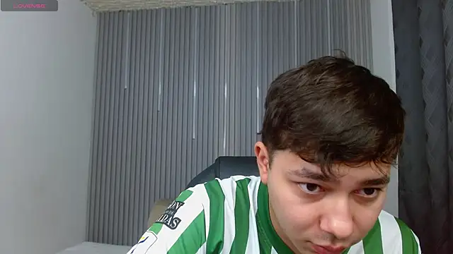 Snapshot of Julian_Smith21 chatting on July 2026 04:06:02 AM Julian Smith21 online show from July 2026 04:06:02 AM