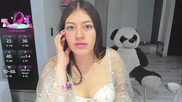 LovelyLoren333 online show from February 2026 02:10:01 AM