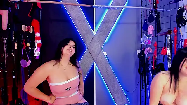 Snapshot of Sheila_BDSM_ chatting on April 2026 03:32:02 PM Sheila BDSM online show from April 2026 03:32:02 PM