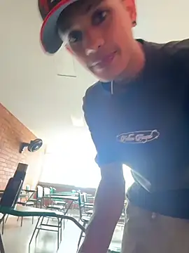 Snapshot of HarryGaze chatting on April 2026 06:08:02 PM HarryGaze online show from April 2026 06:08:02 PM