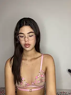 Snapshot of Nixieblaze chatting on April 2026 11:02:01 PM Nixieblaze online show from April 2026 11:02:01 PM