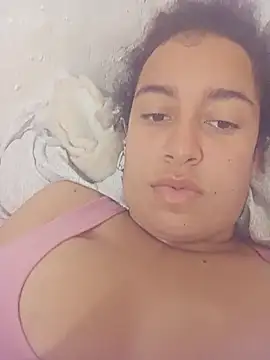 Snapshot of Ellem_05 chatting on April 2026 12:10:01 PM Ellem 05 online show from April 2026 12:10:01 PM