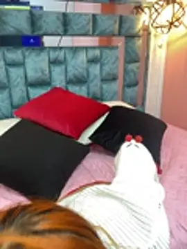 Snapshot of Elaaa_pink21 chatting on February 2026 02:42:01 AM Elaaa pink21 online show from February 2026 02:42:01 AM