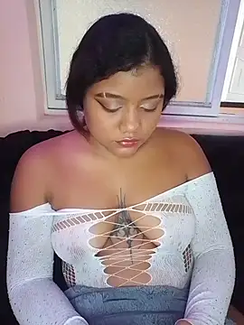 LatilTarium21 online show from April 2026 07:38:02 PM