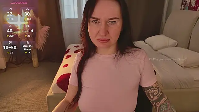 Snapshot of JustGrace chatting on April 2026 07:25:02 AM JustGrace online show from April 2026 07:25:02 AM